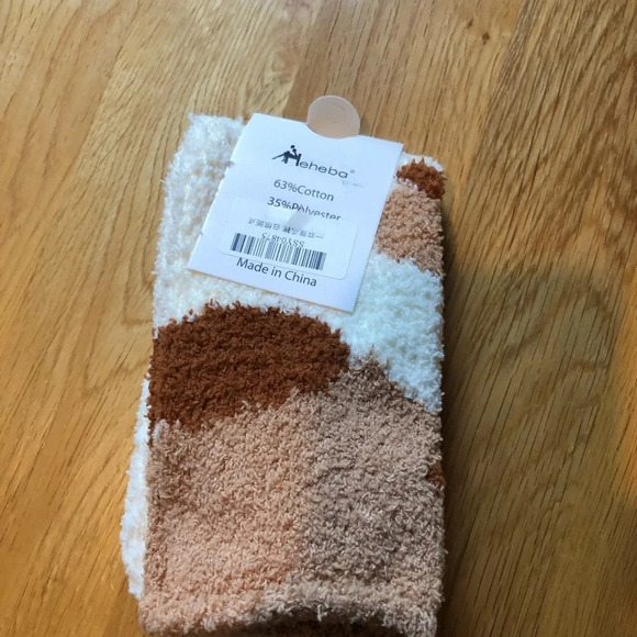 NWT Cat Paw Socks Tan and White - Picture 3 of 3